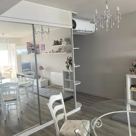 Sea View Apartament Larnaca